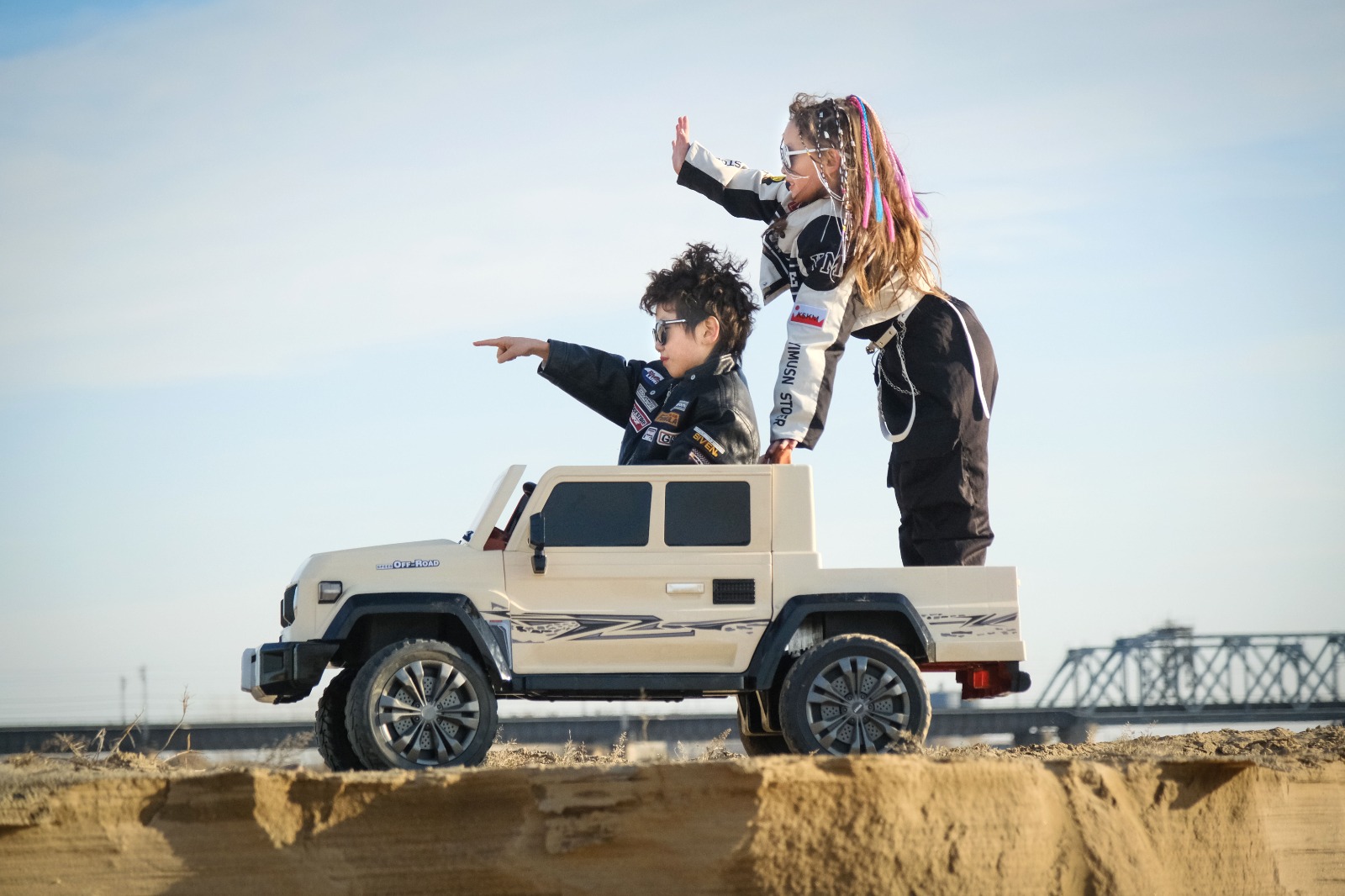 Carro Campero TOYOTA BLANCO 24 VOLTIOS CARE VACA 1-9 AÑOS - Imagen 6